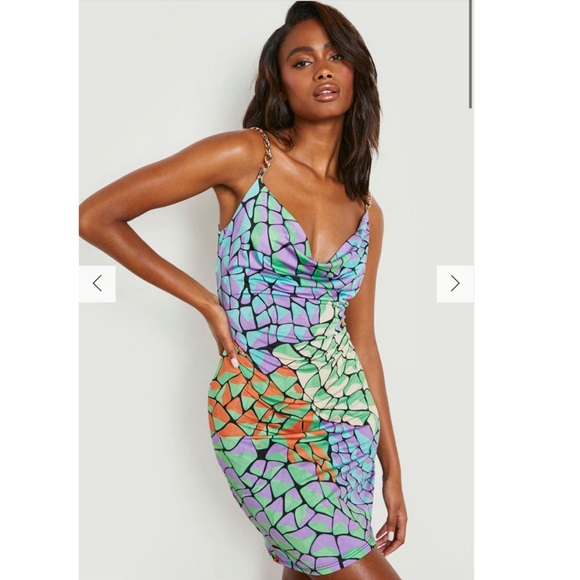 🛑❌SOLD❌🛑on♏️Multicored Print Chain detail Dress - Picture 2 of 3